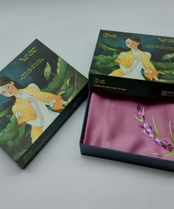 quà tặng ngoại giao khăn lụa thêu lavender hồng 1