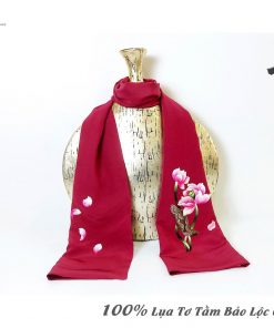 quà tặng đối tác nước ngoài khăn thêu hoa sen màu đỏ 1