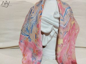 khăn lụa tơ tằm vẽ tay thủy ấn vân mây xanh hồng 1